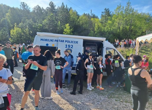 Šibenski policajci tijekom utrke 'Krčić trail' promovirali svoje zanimanje