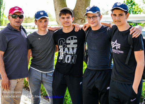 Fotografija 6 - Zlatna izvedba četverca bez: Sjajni uspjesi veslača VK Krka na Croatia Open regati