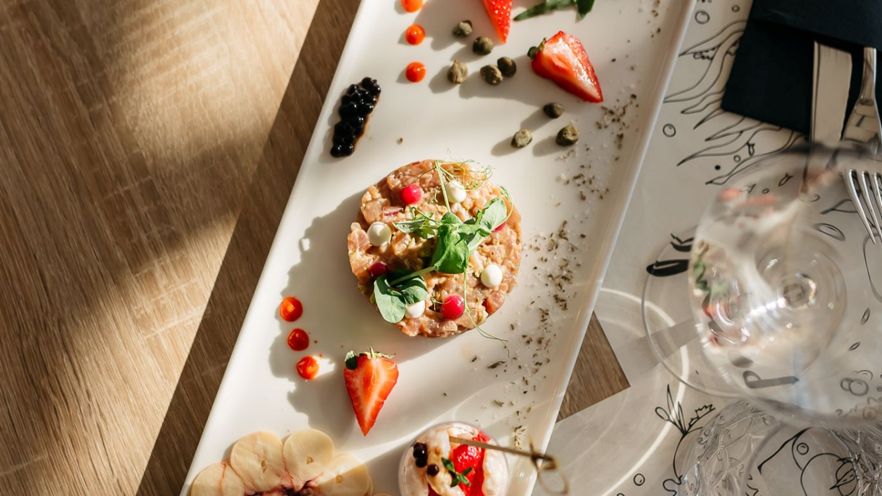 Gastro raj uz more: Bistro & Bar Pomalo ponovno otvara svoja vrata za nadolazeću sezonu