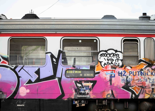 Fotografija 5 - Vlakom od Šibenika do Perkovića: 'Koliko para toliko i muzike, al i dalje nam je draži od busa'