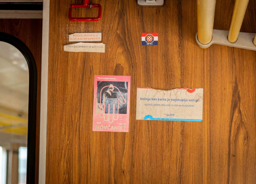 Fotografija 6 - Vlakom od Šibenika do Perkovića: 'Koliko para toliko i muzike, al i dalje nam je draži od busa'