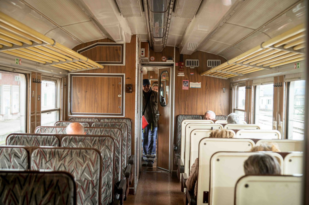 Vlakom od Šibenika do Perkovića: 'Koliko para toliko i muzike, al i dalje nam je draži od busa'