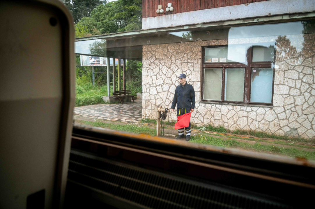 Vlakom od Šibenika do Perkovića: 'Koliko para toliko i muzike, al i dalje nam je draži od busa'
