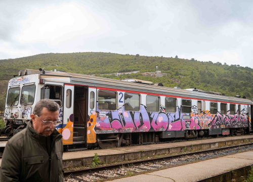 Fotografija 13 - Vlakom od Šibenika do Perkovića: 'Koliko para toliko i muzike, al i dalje nam je draži od busa'