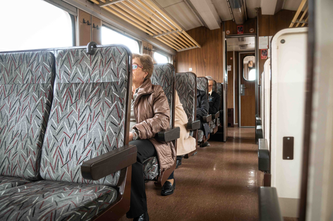 Vlakom od Šibenika do Perkovića: 'Koliko para toliko i muzike, al i dalje nam je draži od busa'