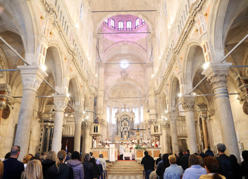 Fotografija 4 - Održana misa posvete ulja u katedrali sv. Jakova