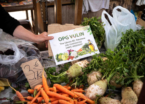 Fotografija 13 - Veliki petak na šibenskoj pijaci: Traži se meso i zelenje, na peškariji nema gužve