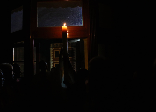 Fotografija 2 - Biskup Rogić predvodio vazmeno bdijenje u katedrali