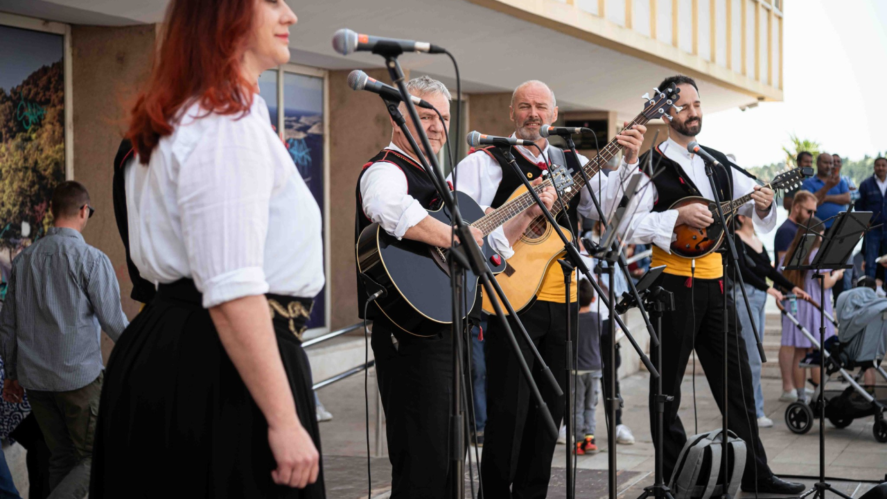 Za Uskršnji doručak u Šibeniku podijeljena fritaja od pet tisuća jaja