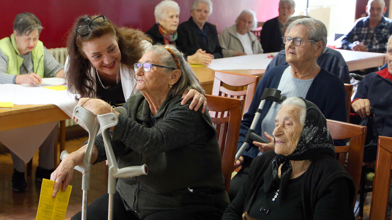 Biskup Rogić održao misu za korisnike Cvjetnog doma
