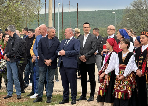 Fotografija 3 - U Mirlović Zagori otkriven spomenik braniteljima