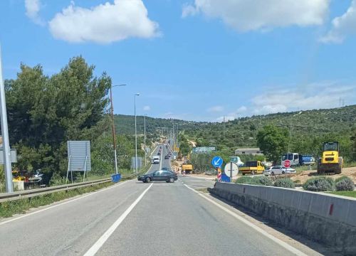 Fotografija 2 - Rizično i nedozvoljeno skretanje na dnu 'tri trake' kod Ražina: 'Bit će ovog cijelo ljeto'