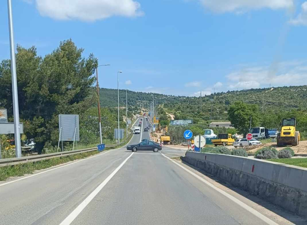 Rizično i nedozvoljeno skretanje na dnu 'tri trake' kod Ražina: 'Bit će ovog cijelo ljeto'