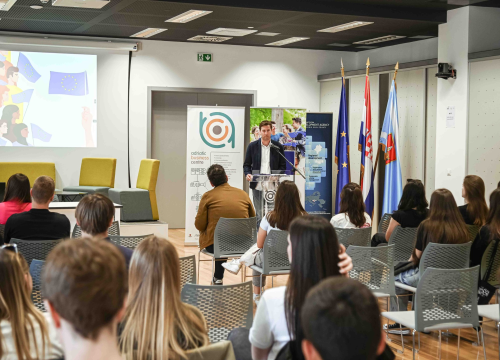 Fotografija 6 - FOTO: U ABC-u održana rasprava o prvih 120 dana rada nove Europske komisije