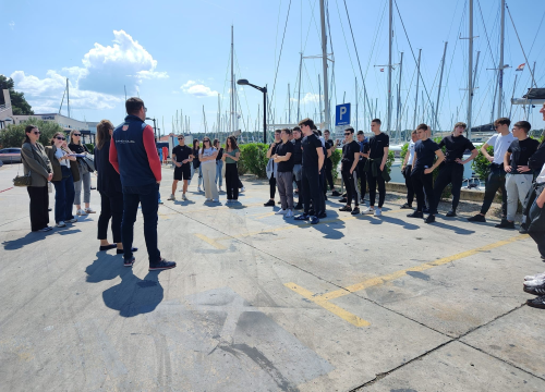 Fotografija 4 - Budući nautičari i tehničari upoznali ribarstvo i nautički turizam iz prve ruke