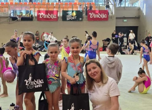 Fotografija 5 - Mlade gimnastičarke šibenskog 'Neba' briljirale na natjecanju u Varaždinu