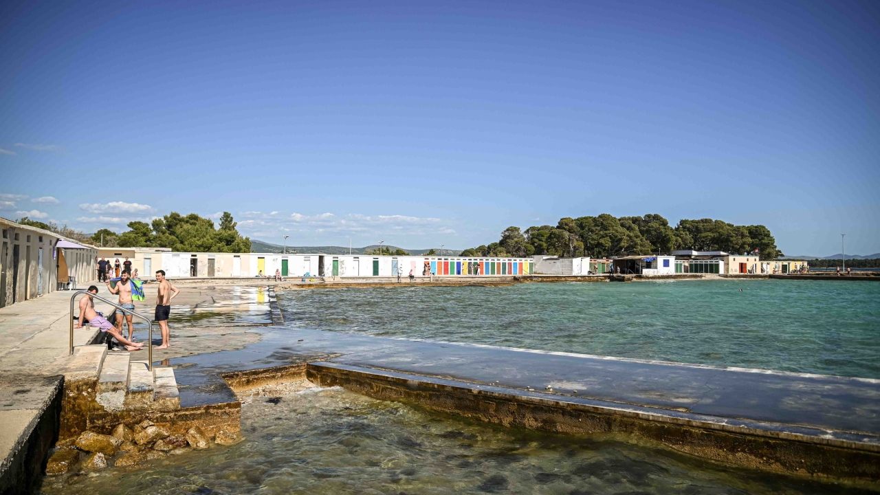 Prvosvibanjska fešta na Jadriji: Neki to vole vruće zagrijali publiku, na Fenikse još stignete