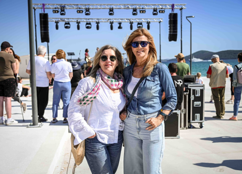 Fotografija 12 - Prvosvibanjska fešta na Jadriji: Neki to vole vruće zagrijali publiku, na Fenikse još stignete