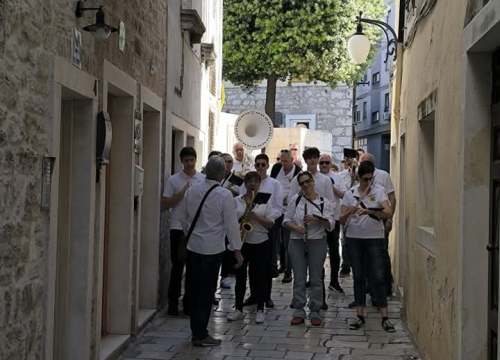 Fotografija 10 - Šibenska narodna glazba budnicom obilježila 1. svibnja, fešte diljem županije