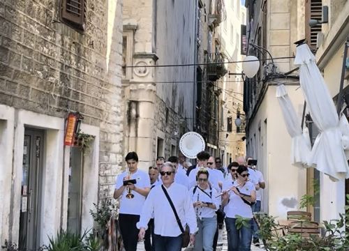 Fotografija 9 - Šibenska narodna glazba budnicom obilježila 1. svibnja, fešte diljem županije