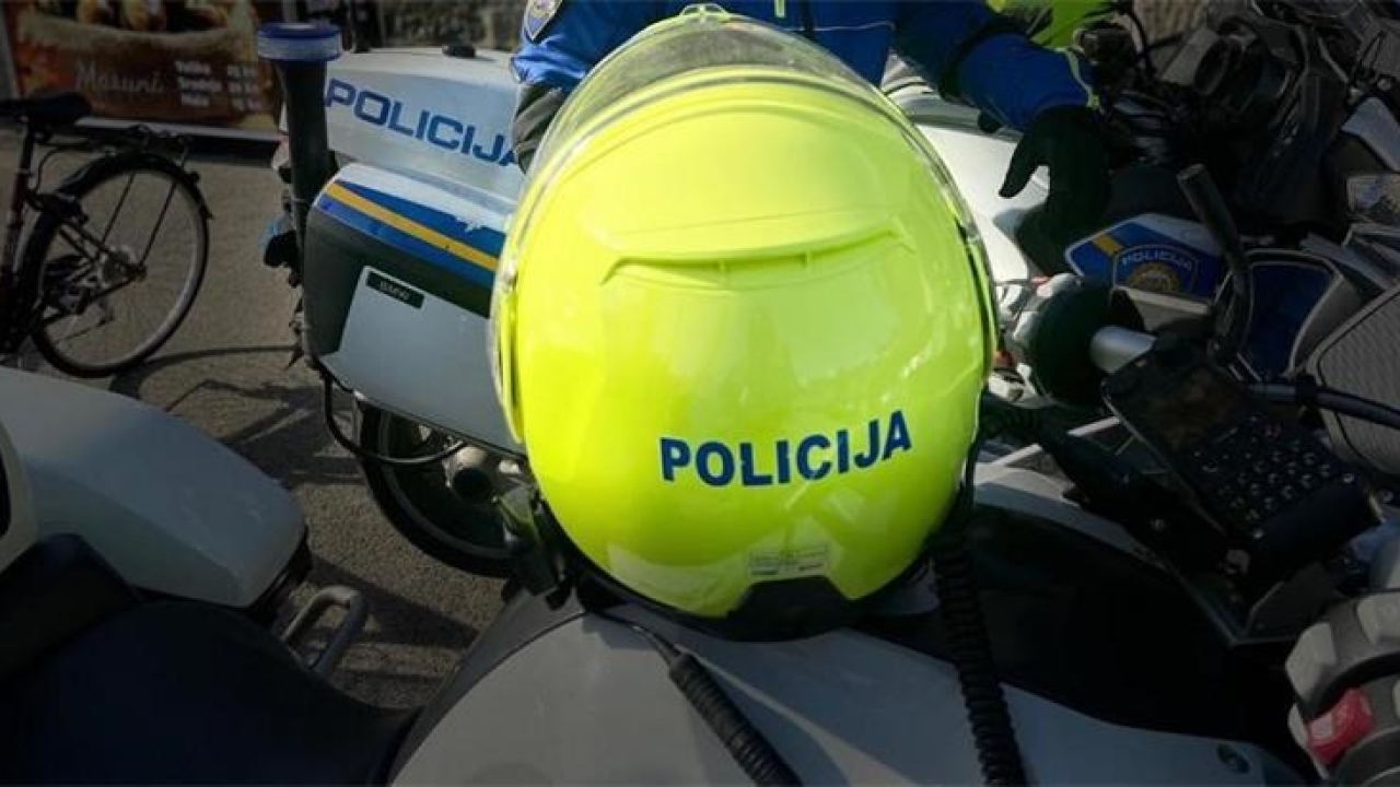 Vozač električnog romobila teško ozlijeđen u nesreći u Vodicama