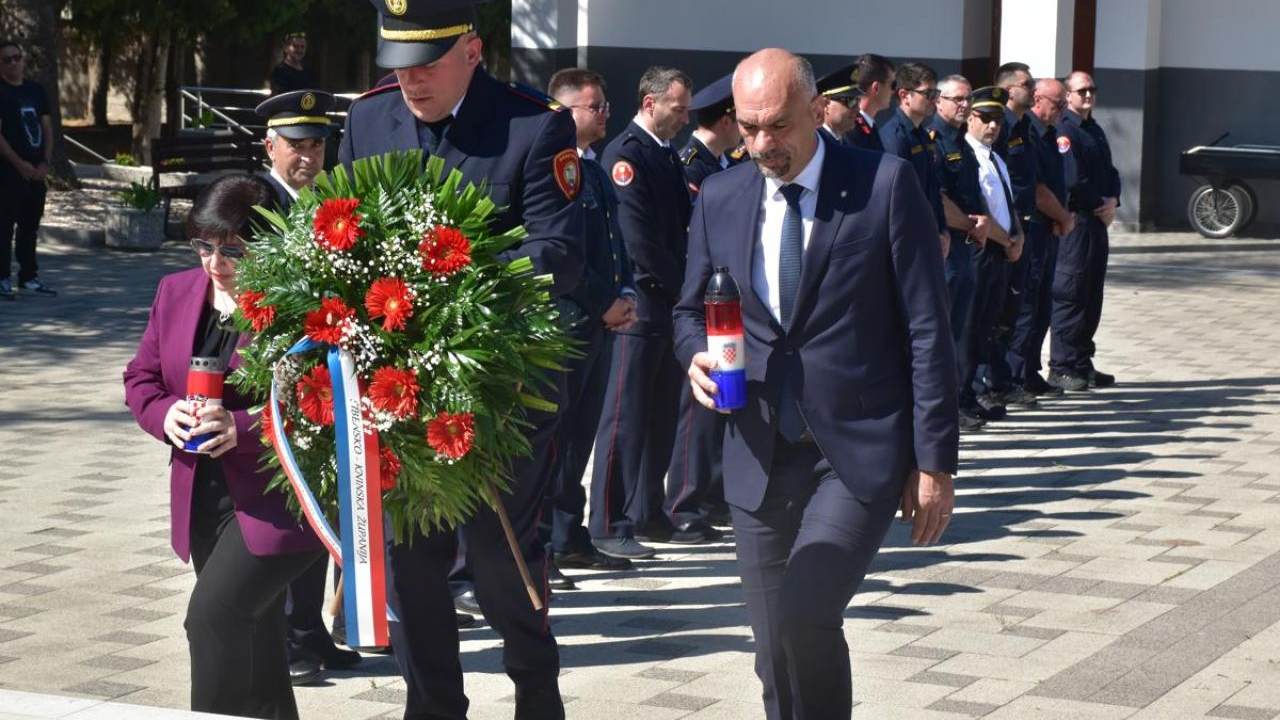 Polaganjem vijenaca obilježen Međunarodni dan vatrogasaca i blagdan sv. Florijana