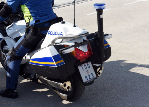 Netko je u Šibeniku oštetio automobil 59-godišnjaka