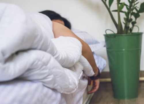 Evo zbog čega nikada ne biste trebali spavati na trbuhu