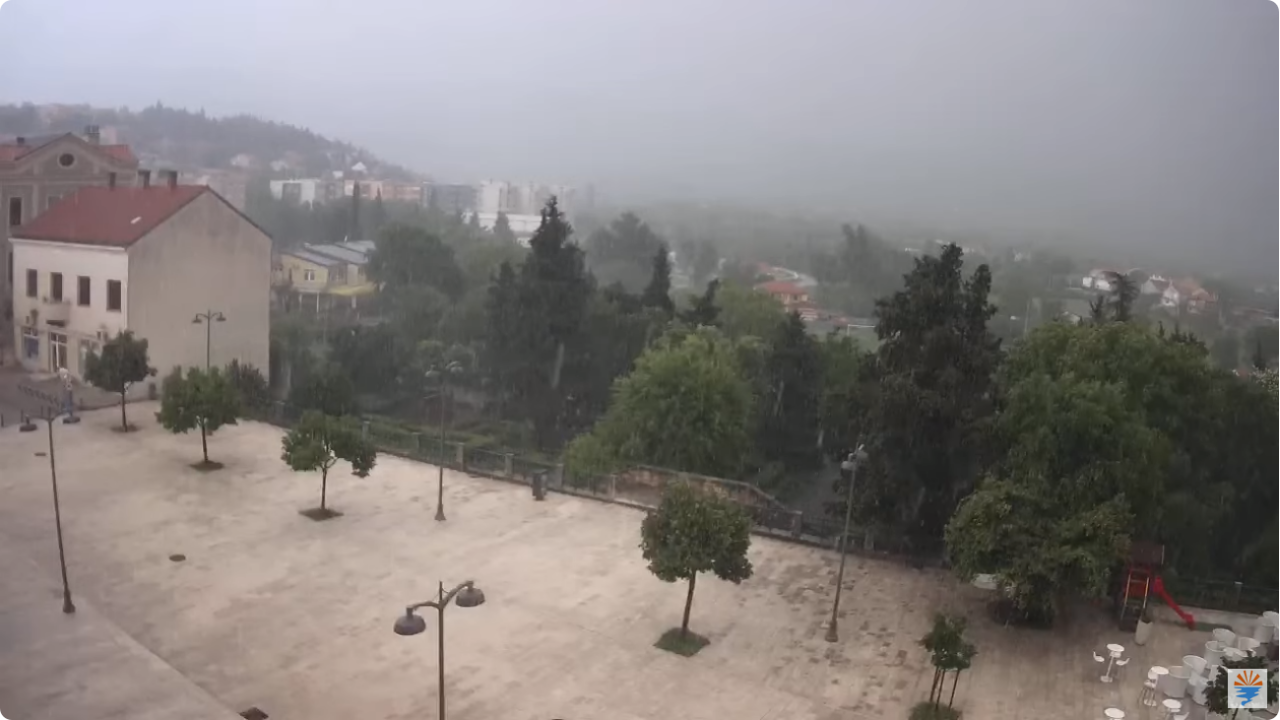 U Drnišu palo 100 litara kiše po metru četvornom