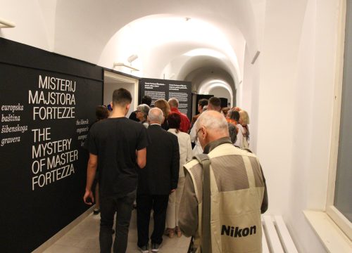 Fotografija 4 - Recenzija izložbe 'Misterij majstora Fortezze' u superlativu