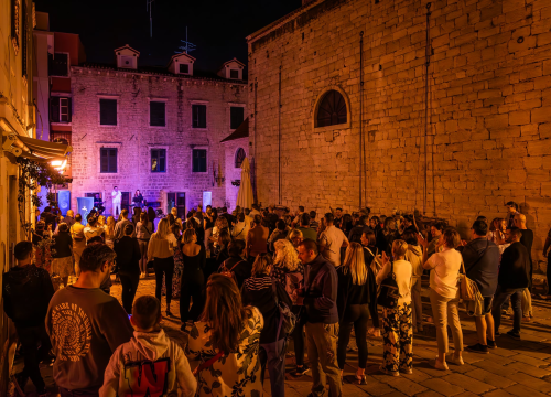 Fotografija 1 - Kad klapa zapjeva heavy metal: Subota rezervirana za Metaklapu u srcu Šibenika