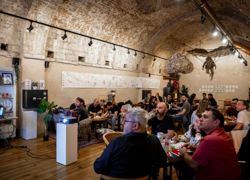 Fotografija 8 - Pub kviz liga u Azimutu zatvorila sezonu: Ekipa Obala propalih omladinaca zasluženo ponijela pehar