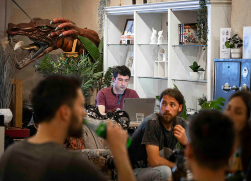 Fotografija 3 - Pub kviz liga u Azimutu zatvorila sezonu: Ekipa Obala propalih omladinaca zasluženo ponijela pehar