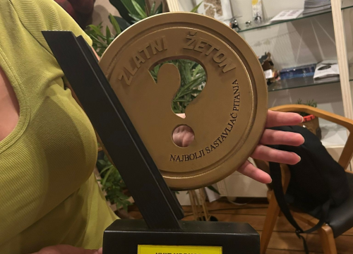 Fotografija 15 - Pub kviz liga u Azimutu zatvorila sezonu: Ekipa Obala propalih omladinaca zasluženo ponijela pehar