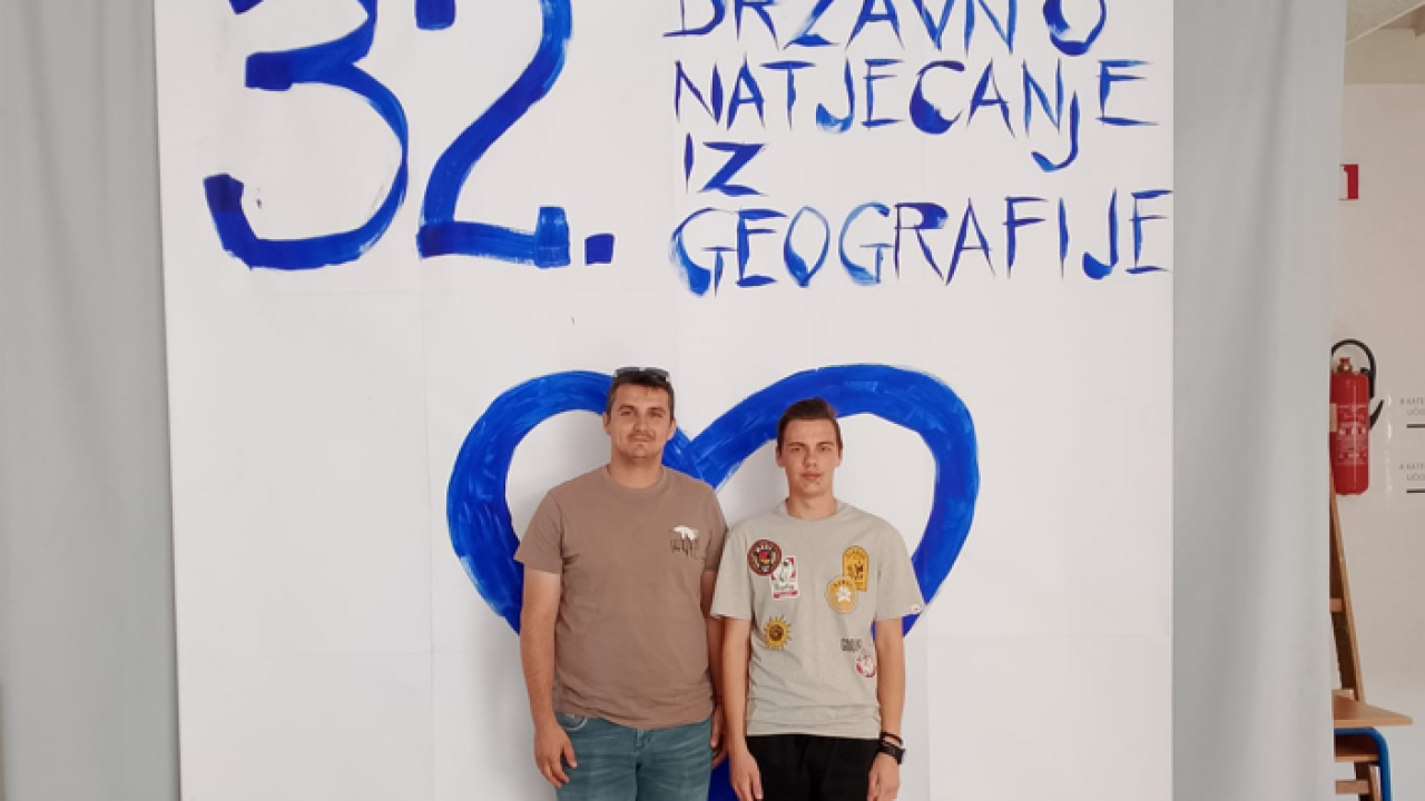 Gimnazijalac Luka Popović osvojio prvo mjesto na Državnom natjecanju iz geografije