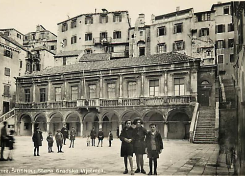 Šibenski leksikon: Žmroknija je dvi žvonjke i otiša igrat na žmirale