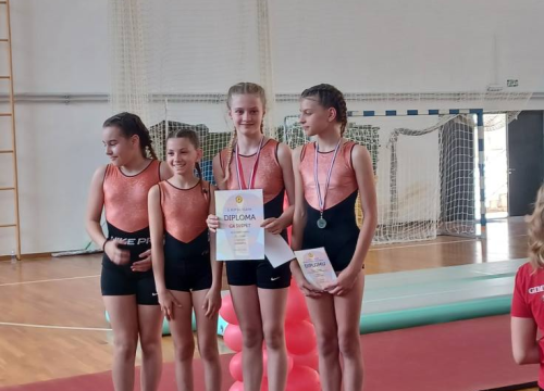 Fotografija 5 - Gimnastičarke Dišpeta uspješne na natjecanju u Dubrovniku