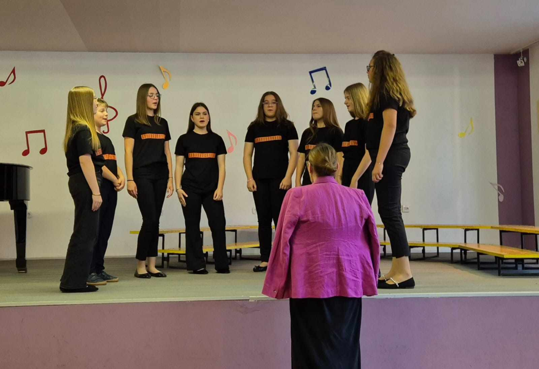 U Drnišu održan susret zborova