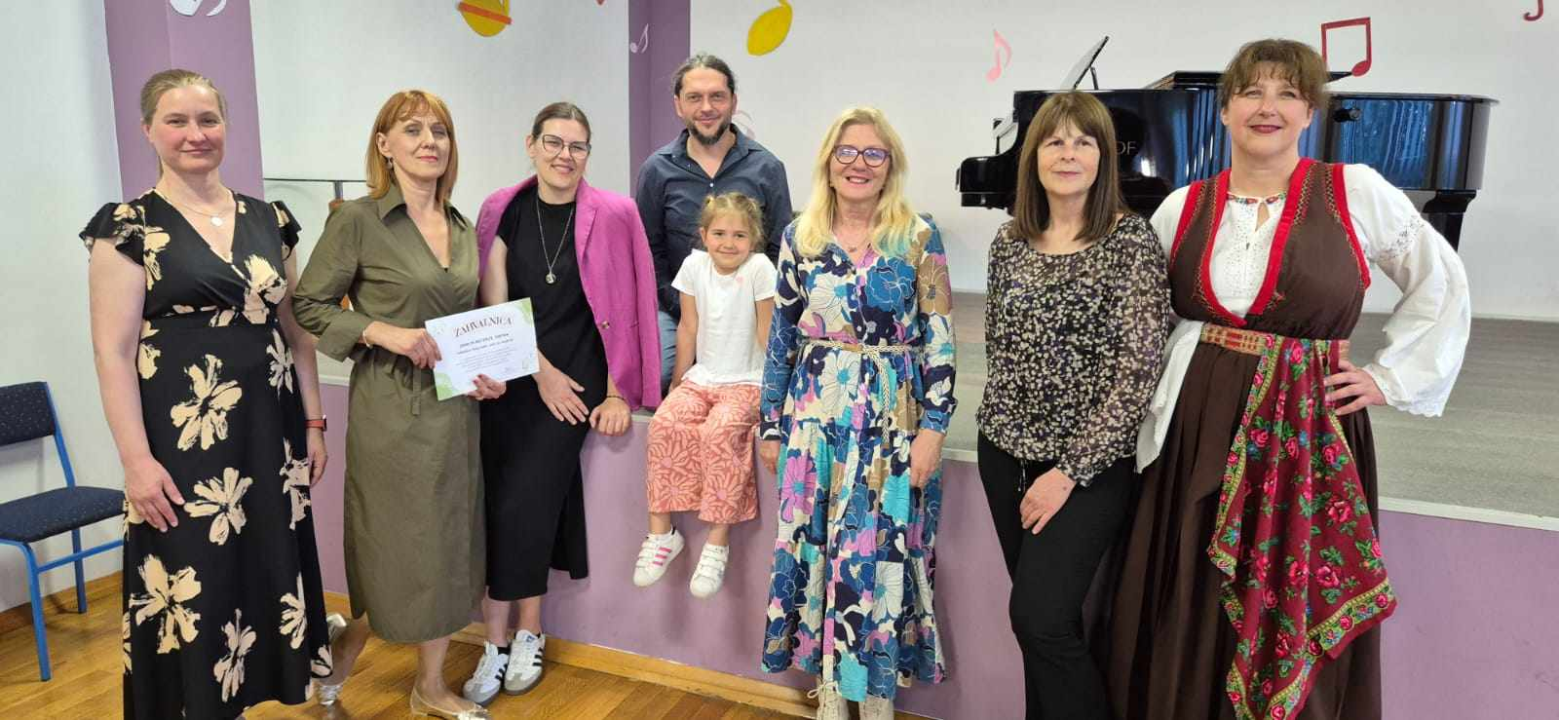 U Drnišu održan susret zborova