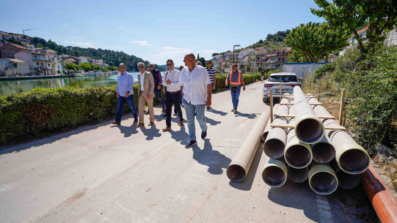 Burić obišao radove na uređaju za pročišćavanje otpadnih voda u Zatonu: 'Za godinu dana zatonska vala bit će čista'