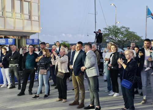 Fotografija 18 - HDZ Šibensko-kninske županije proslavio 35. obljetnicu: Finale slavlja uz šibenski koncert 'Četiri Tenora'