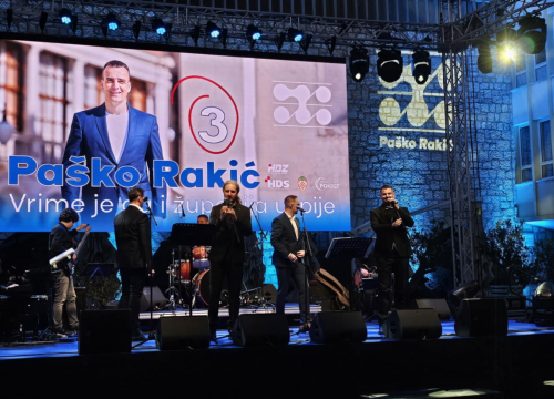 Fotografija 27 - HDZ Šibensko-kninske županije proslavio 35. obljetnicu: Finale slavlja uz šibenski koncert 'Četiri Tenora'