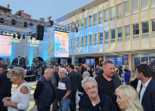 Fotografija 23 - HDZ Šibensko-kninske županije proslavio 35. obljetnicu: Finale slavlja uz šibenski koncert 'Četiri Tenora'