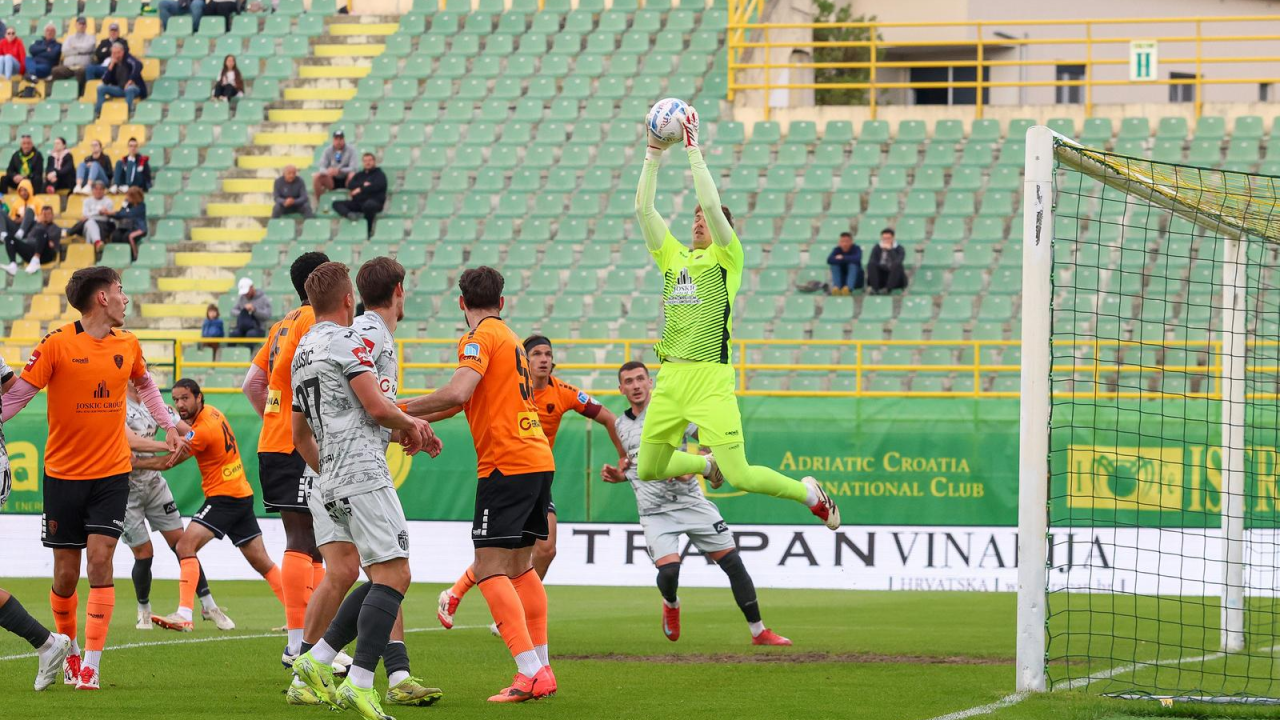 Šibenik porazom od uvjerljive Istre ispao iz prvog ranga, još jednom kobni poklonjeni golovi