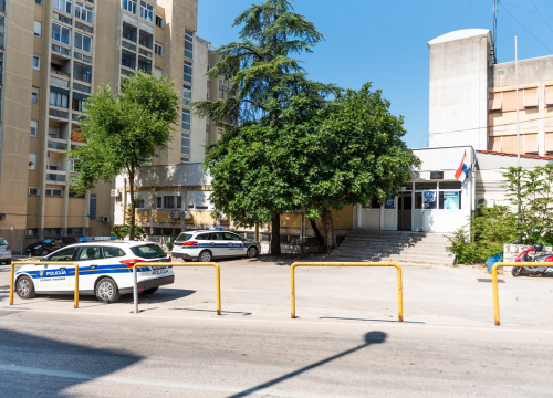 Policija u Šibeniku zaustavila pijanog vozača (34). Trijeznio se u postaji