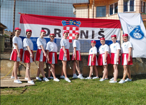 U Drnišu DOŠK slavio protiv Rudara, a Drniške mažoretkinje prvi put otvorile utakmicu