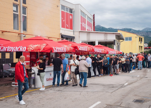 Fotografija 36 - FOTO Besplatna hrana i piće, ogromni popusti i zabava – Građa preuredila svoju poslovnicu u Šibeniku!