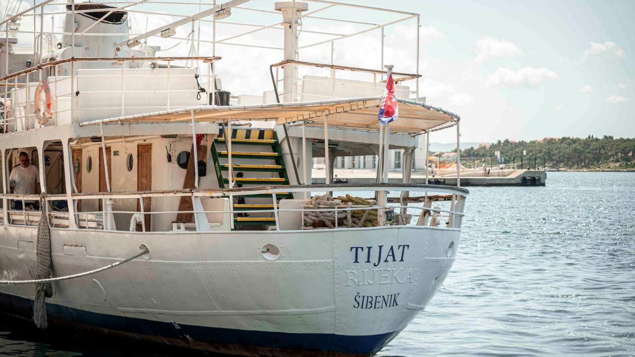 'Tijat' isplovio na probnu vožnju zbog certifikata: Župan Jelić prvi put na kultnom brodu