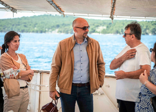 Fotografija 18 - 'Tijat' isplovio na probnu vožnju zbog certifikata: Župan Jelić prvi put na kultnom brodu