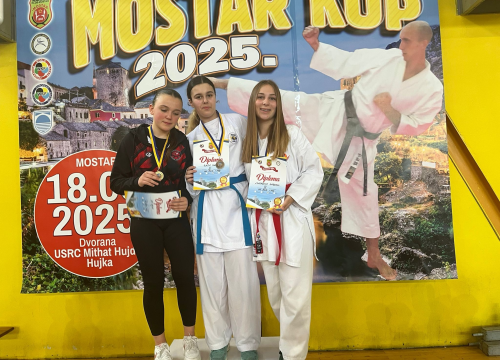 Fotografija 14 - FOTO Karatašima Phoenixa 20 medalja na 'Mostar Kupu'